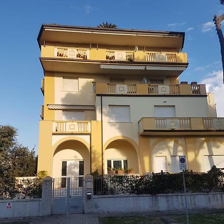 Apartamento Vittoria Marina Di Pietrasanta Zewnętrze zdjęcie